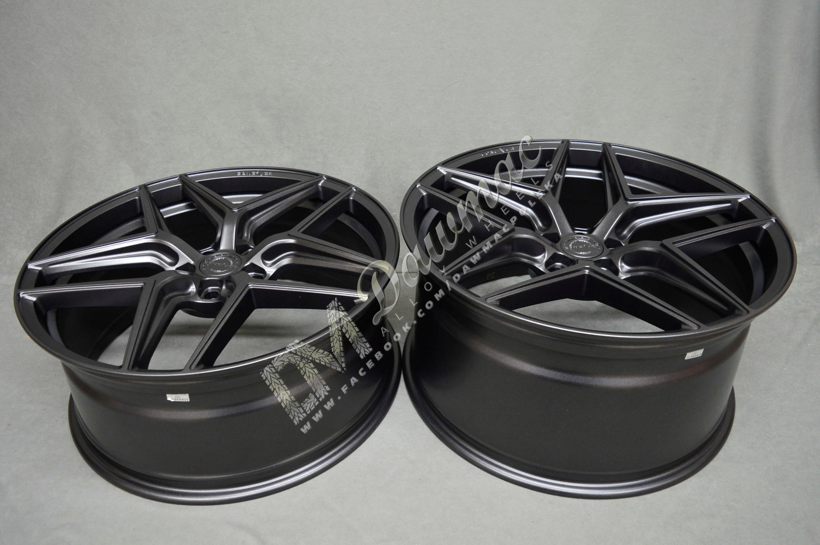 Concaver CVR2 20" 8,5J ET20-ET45 + 10,5J ET15-ET45 BLANK Carbon Graphite - obrazek 7