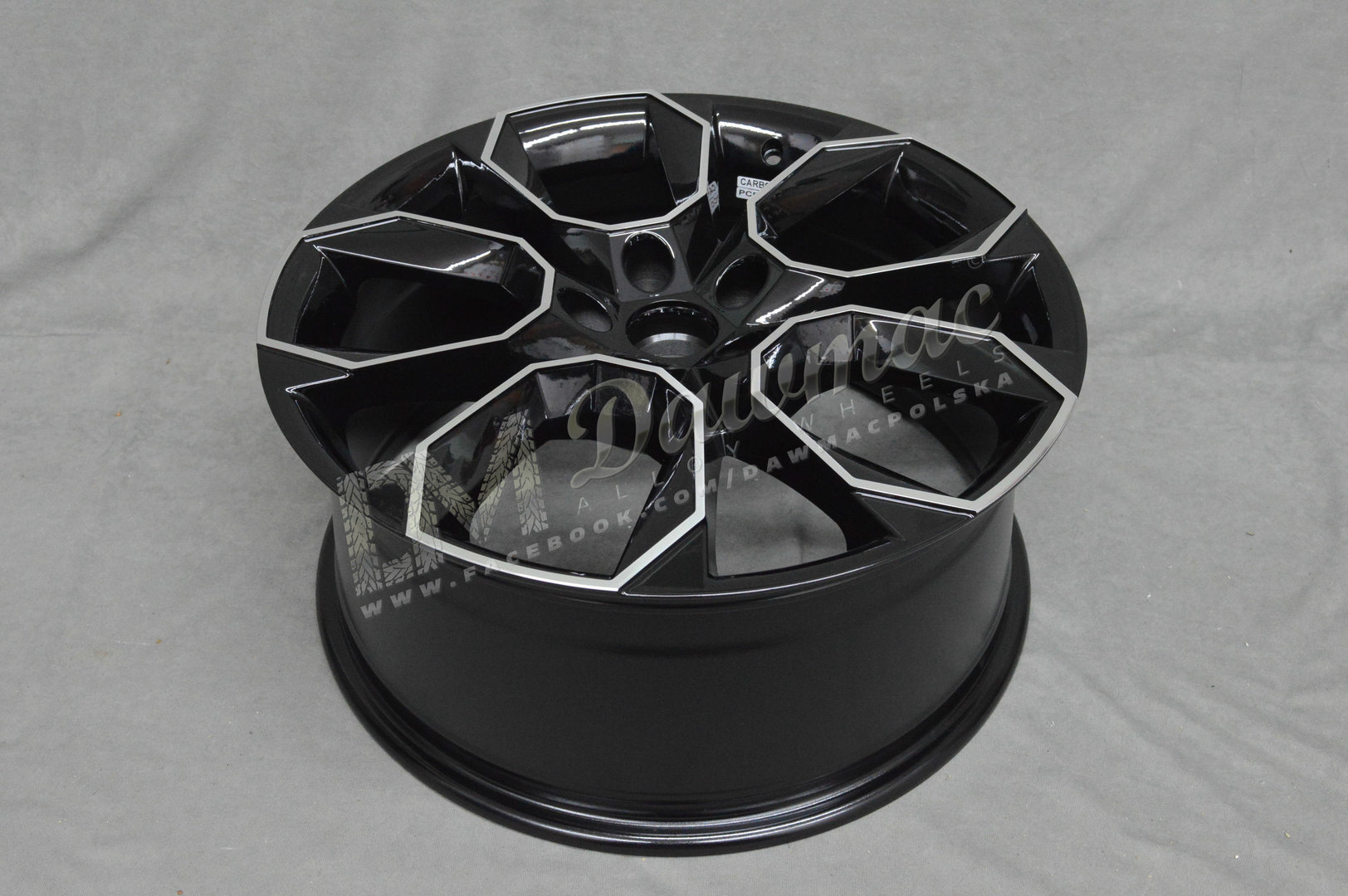 Carbonado Beast 19" 8,5J ET43 5x112 Black Front Polished - obrazek 5