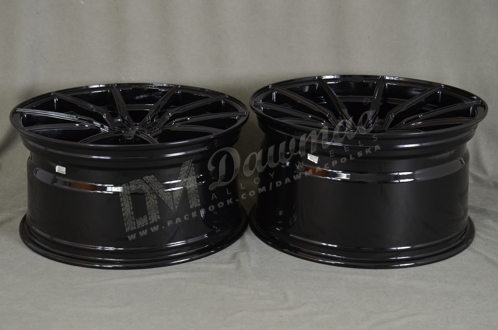 Concaver CVR4 20" 9J ET20-ET51 + 12J ET32-ET60 BLANK Platinum Black - obrazek 8