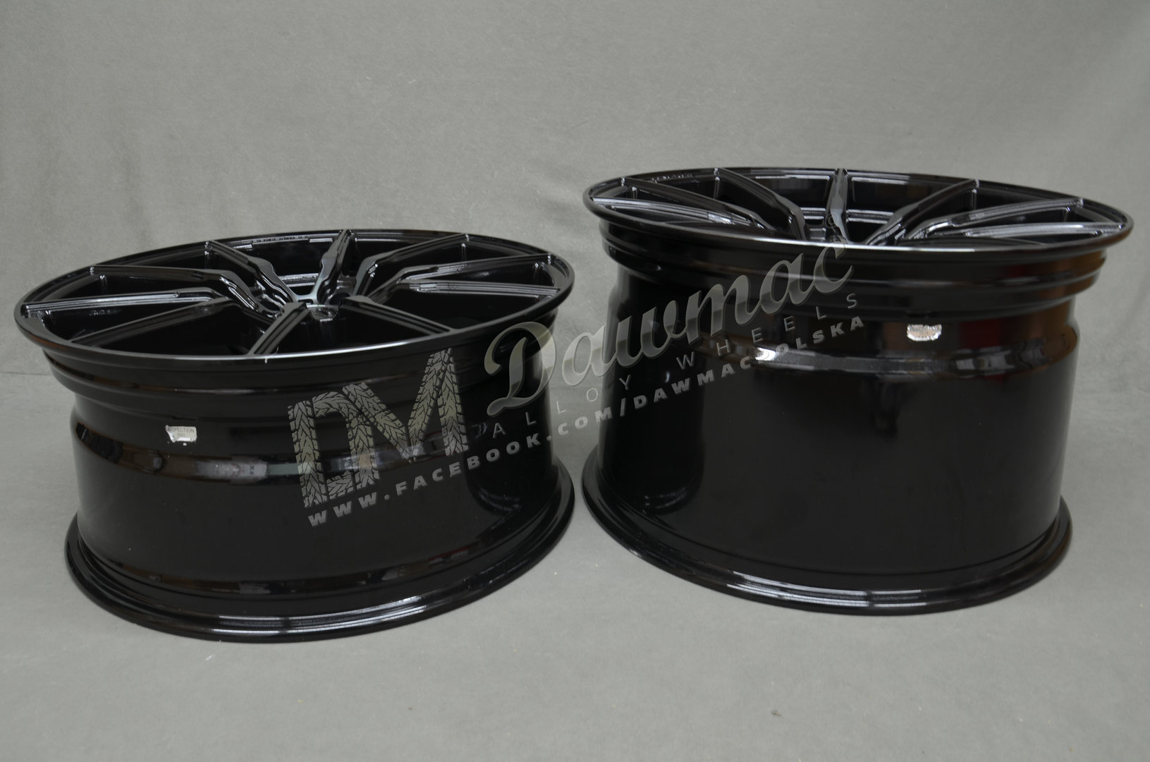 Concaver CVR4 21" 10.5J ET10-ET46 + 11.5J ET17-ET59 BLANK Double Tinted Black - obrazek 8