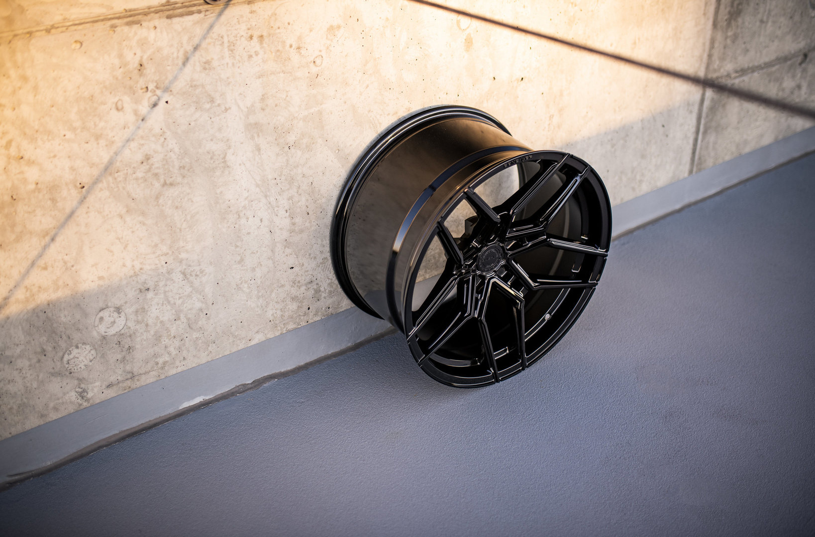 Concaver CVR5 20" 8.5J ET20-ET45 + 11J ET0-ET30 BLANK Platinum Black - obrazek 5