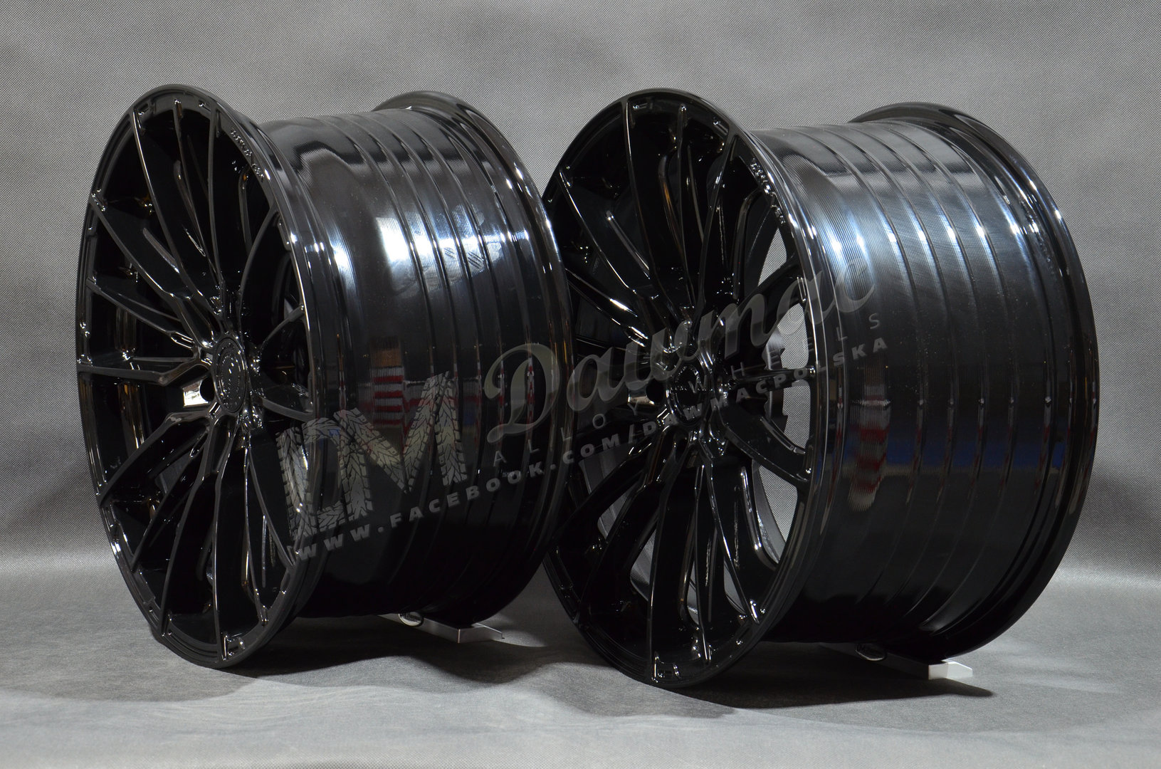 Concaver CVR7 19" 9J ET20-ET40 + 10J ET20-51 BLANK Platinum Black - obrazek 4