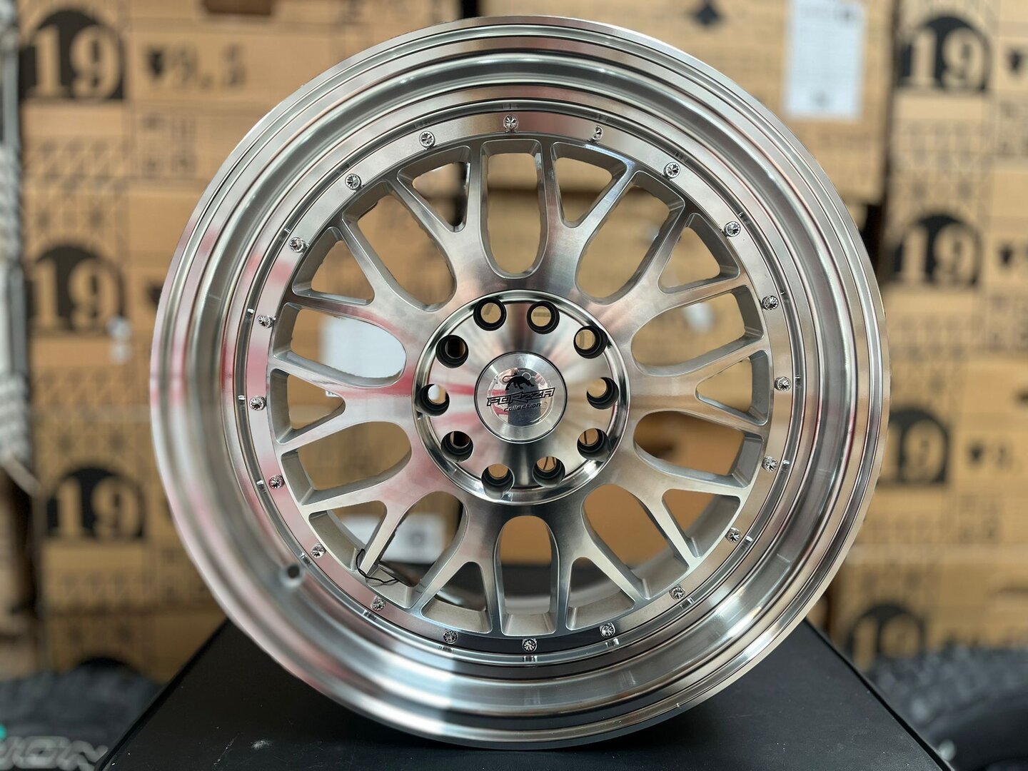 Forzza Spot 17" 7.5J ET40 5x112. 5x120 Silver Face Machined - obrazek 2