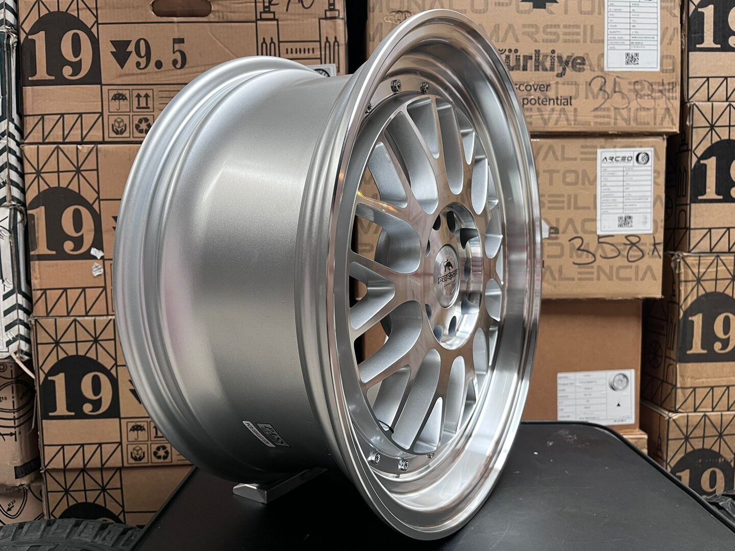 Forzza Spot 17" 7.5J ET40 5x112. 5x120 Silver Face Machined - obrazek 3