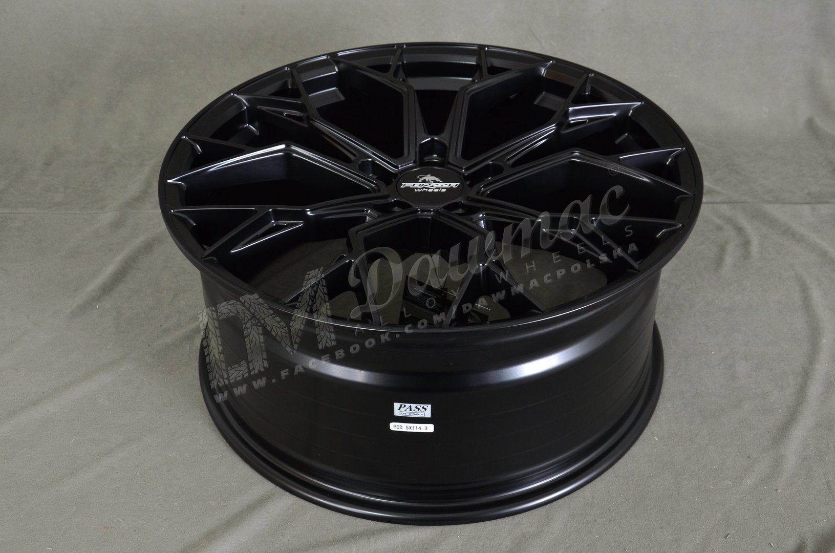 Forzza Titan 19" 8.5J ET42 5x114.3 Satin Black - obrazek 5