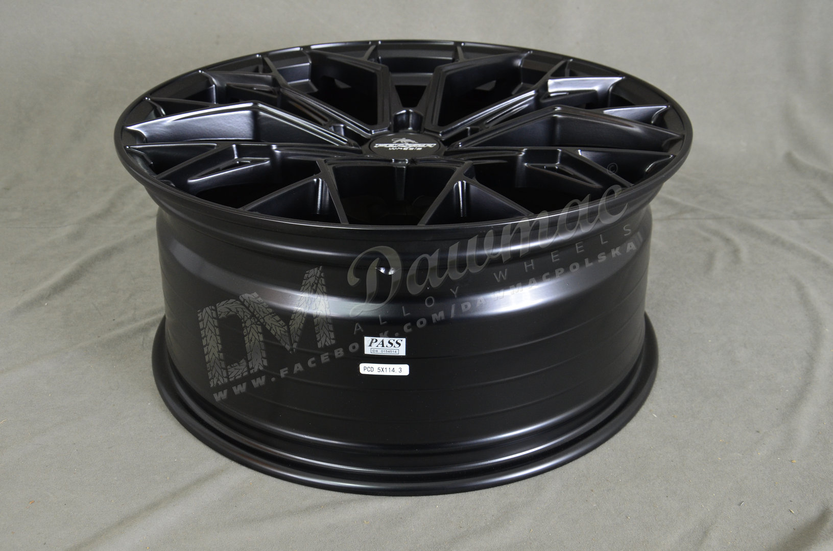 Forzza Titan 19" 8.5J ET42 5x114.3 Satin Black - obrazek 6