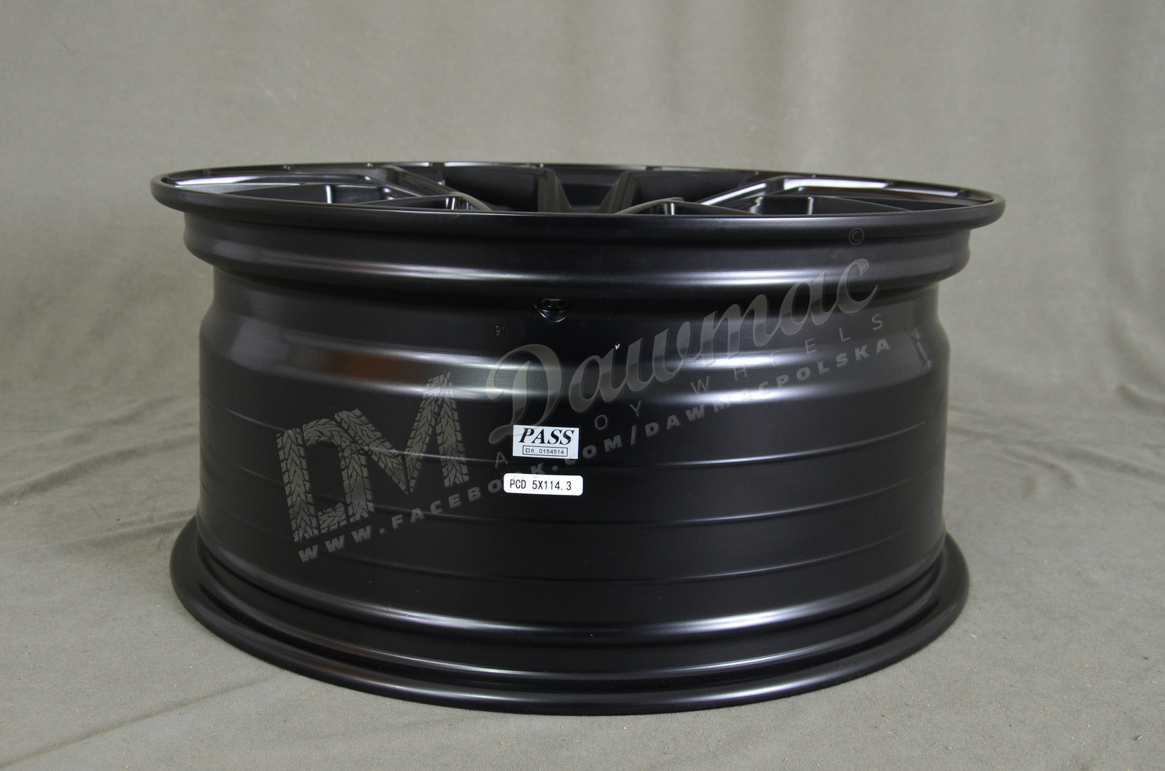 Forzza Titan 19" 8.5J ET42 5x114.3 Satin Black - obrazek 7