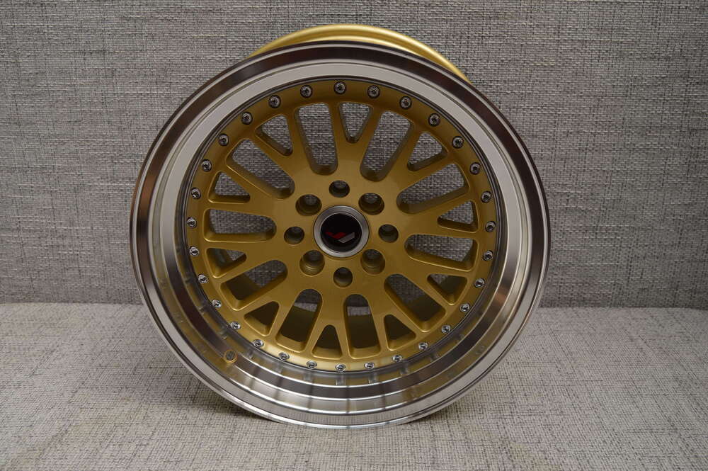 Japan Racing JR10 17" 8J ET35 BLANK Gold