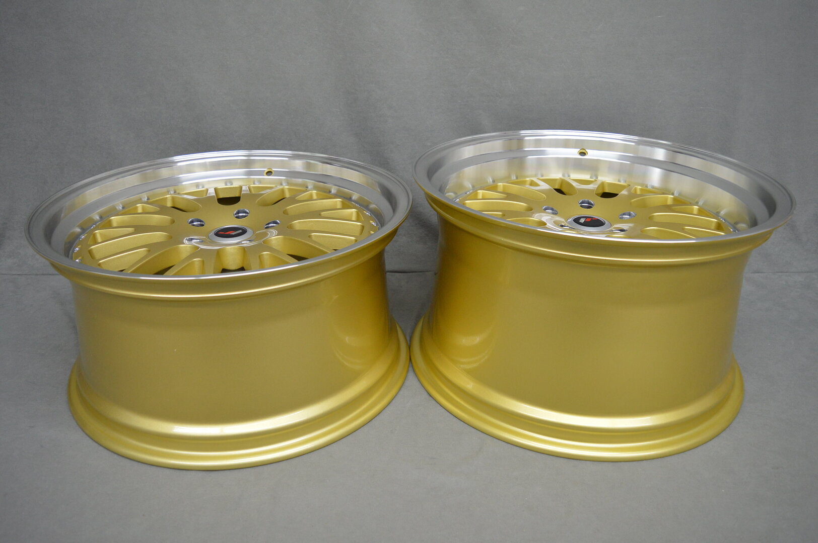 Japan Racing JR10 19" 8,5J ET20-ET35 + 9,5J ET20-ET35 BLANK Gold - obrazek 6