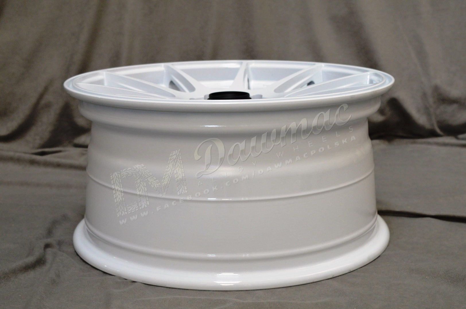 Japan Racing JR11 17" 7,25J ET35-ET40 + 8,25J ET35 BLANK White - obrazek 9