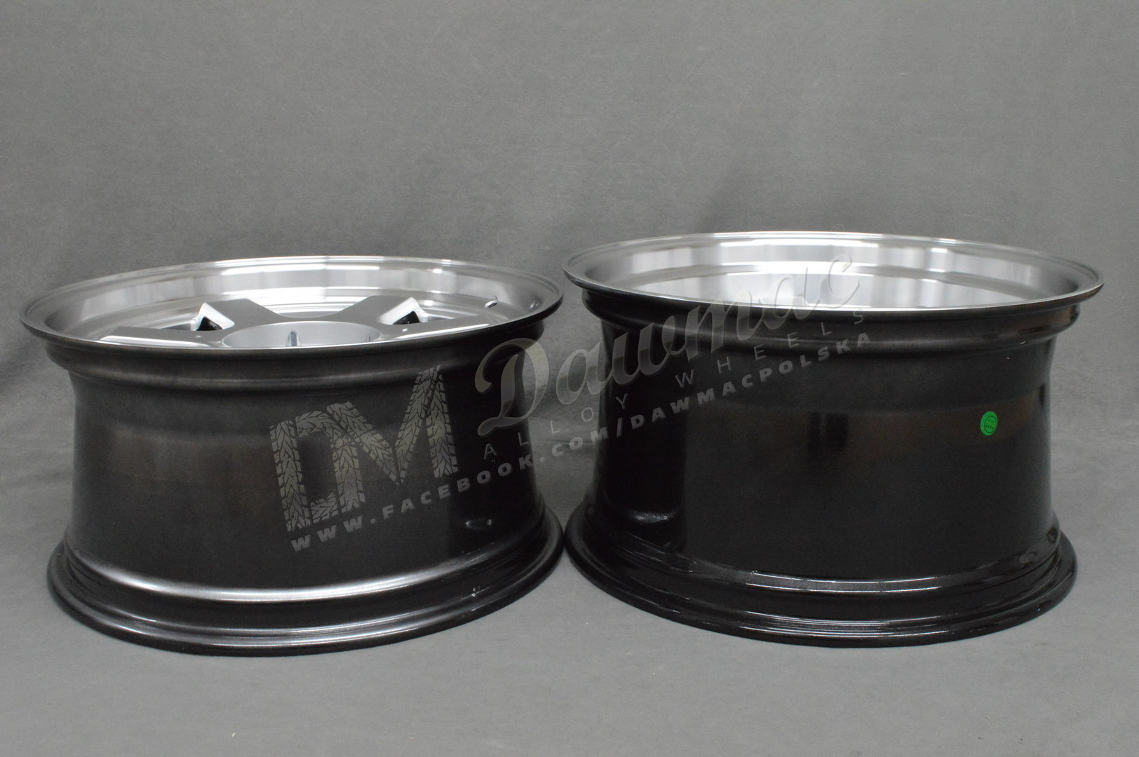 Japan Racing JR12 15" 7,5J ET26 + 8,5J ET13 4x100/4x114,3 Hyper Silver - obrazek 9