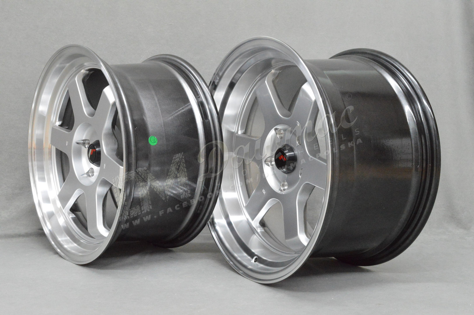 Japan Racing JR12 16" 8J ET15 + 9J ET10 4x100/4x114,3 Hyper Silver - obrazek 4