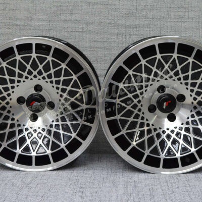 Japan Racing JR14 16" 9J ET0 4x100 Gloss Black Machined Face