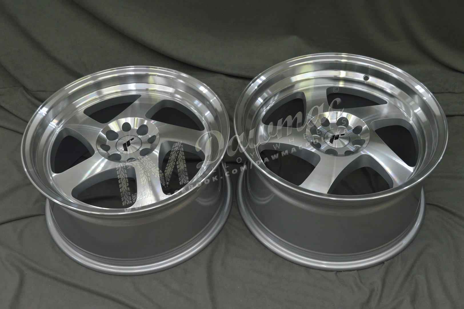 Japan Racing JR15 16" 8J ET25 BLANK Silver Machined - obrazek 6
