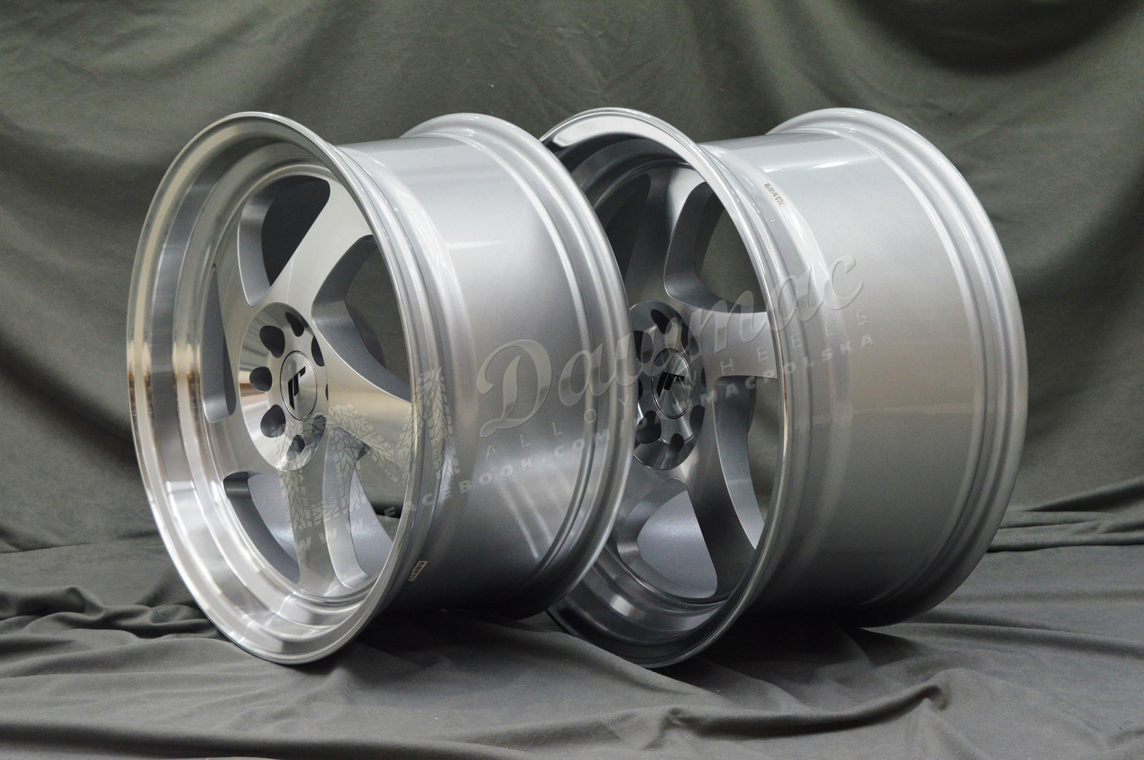 Japan Racing JR15 17" 9J ET25 BLANK Silver Machined - obrazek 4