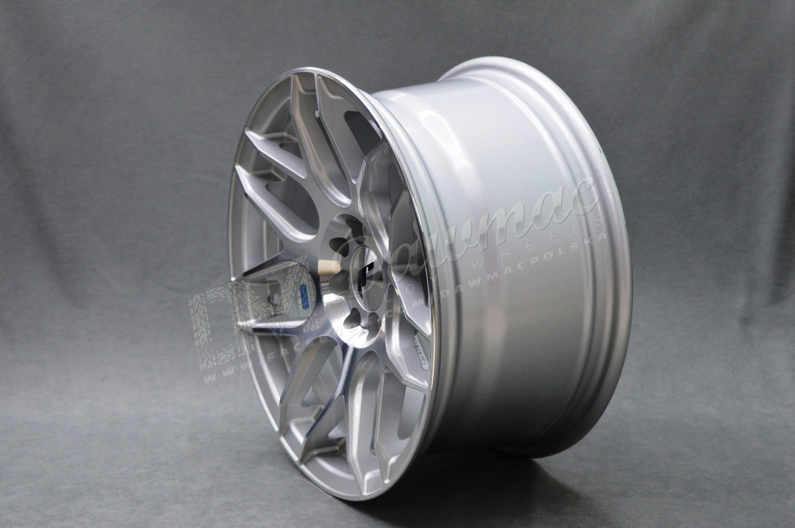 Japan Racing JR18 16" 7J ET25 4x100/4x108 Silver Machined - obrazek 3