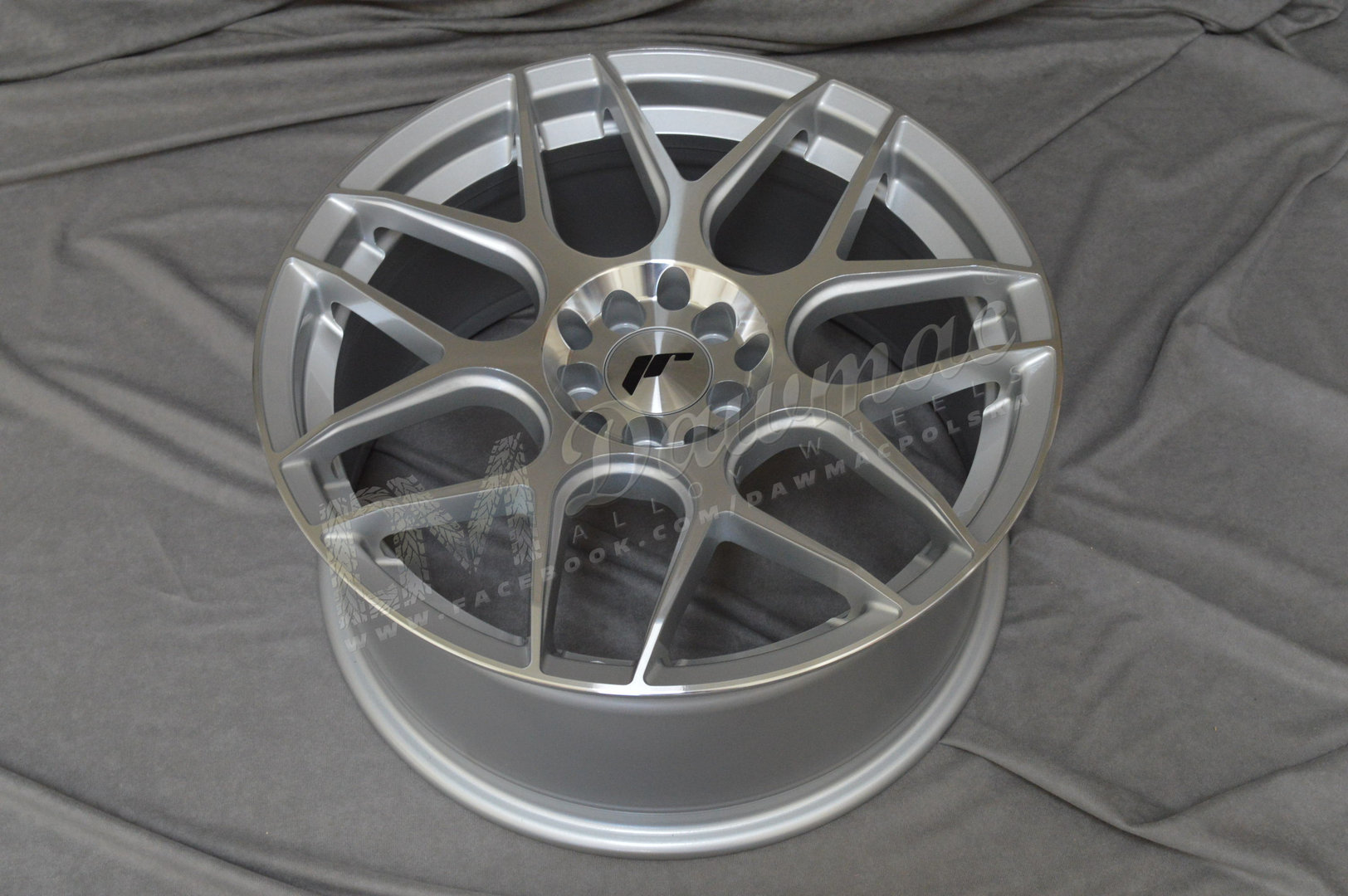Japan Racing JR18 17" 7J ET40 4x100/4x114,3 Silver Machined - obrazek 5