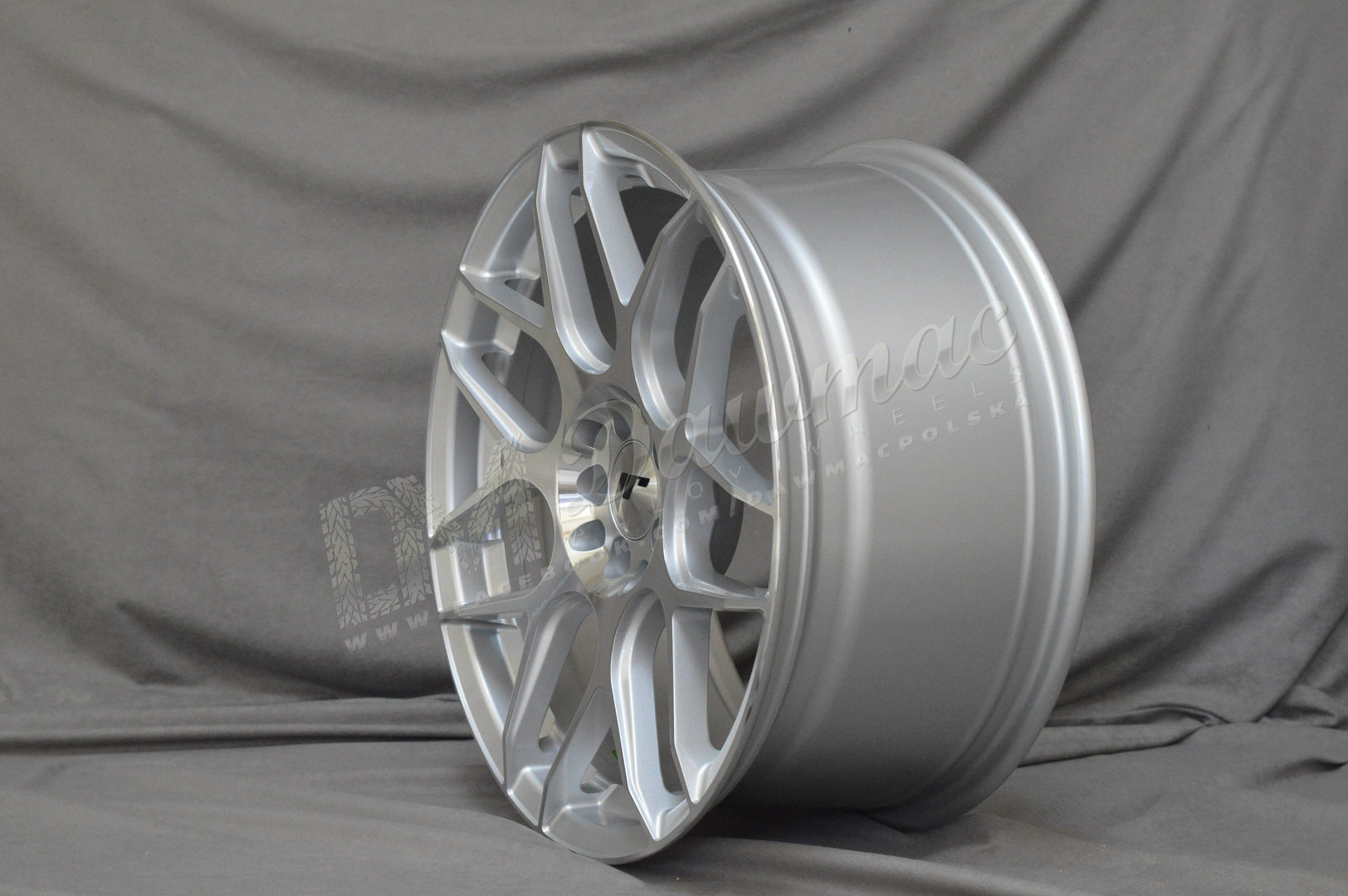 Japan Racing JR18 18" 7,5J ET35-ET40 + 8,5J ET25-ET45 BLANK Silver Machined - obrazek 3
