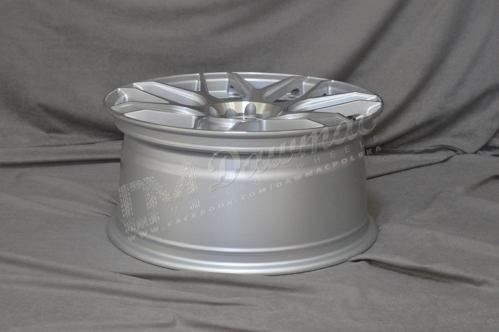 Japan Racing JR18 18" 7,5J ET35-ET40 + 8,5J ET25-ET45 BLANK Silver Machined - obrazek 6