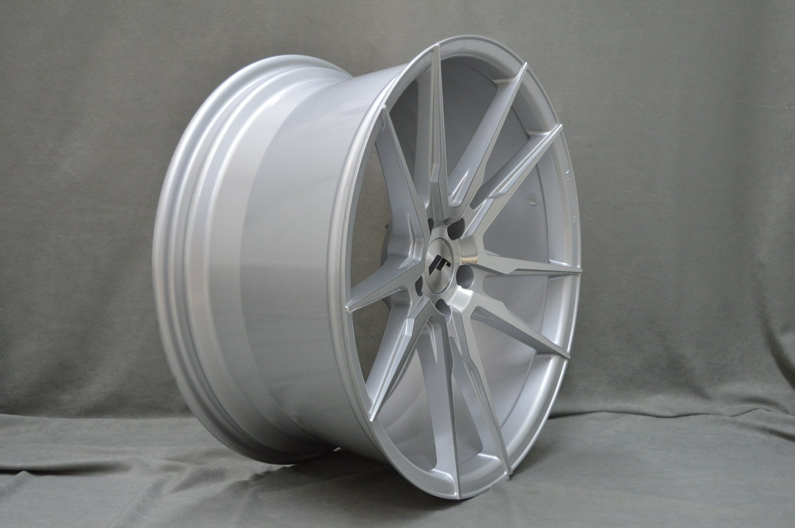 Japan Racing JR21 20" 10J ET20-ET40 BLANK Silver Machined Face - obrazek 4