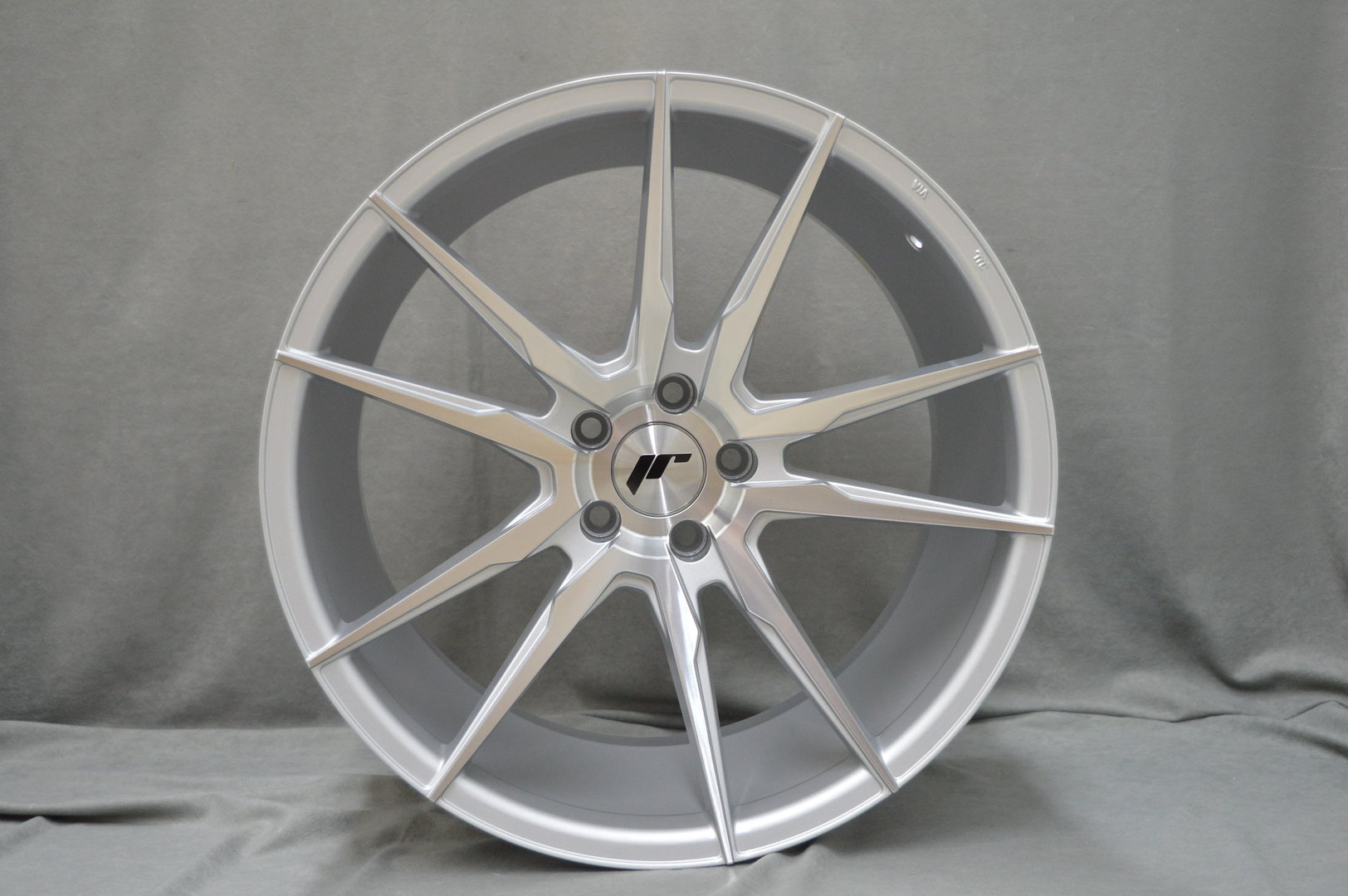 Japan Racing JR21 20" 10J ET30 5x112 Silver Machined Face - obrazek 2