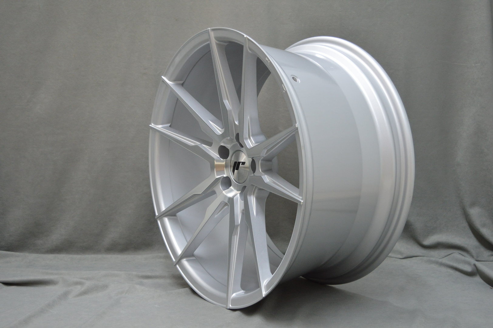 Japan Racing JR21 20" 10J ET30 5x112 Silver Machined Face - obrazek 3
