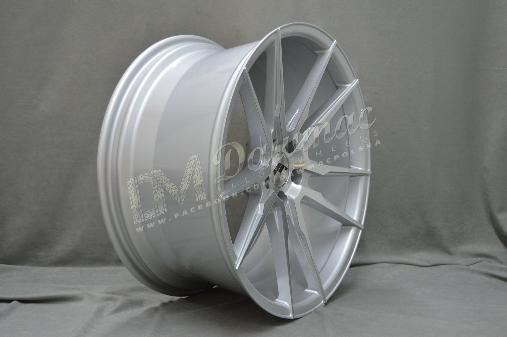 Japan Racing JR21 21" 11J ET15-ET55 BLANK Silver Machined Face - obrazek 4