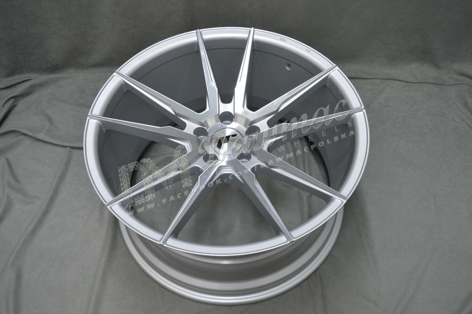 Japan Racing JR21 21" 11J ET15-ET55 BLANK Silver Machined Face - obrazek 5