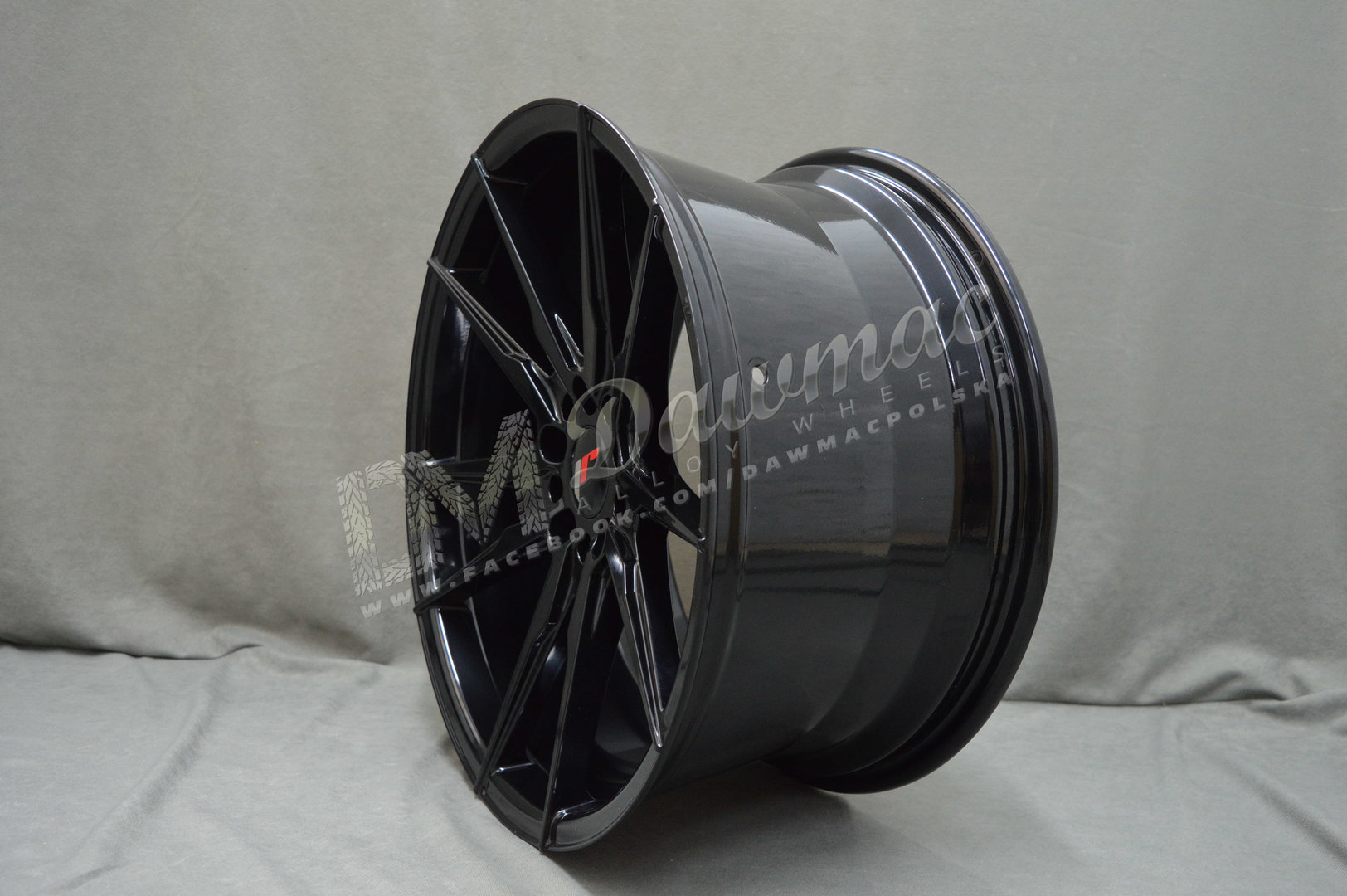 Japan Racing JR21 22" 10,5J ET15-ET52 BLANK Gloss Black - obrazek 3
