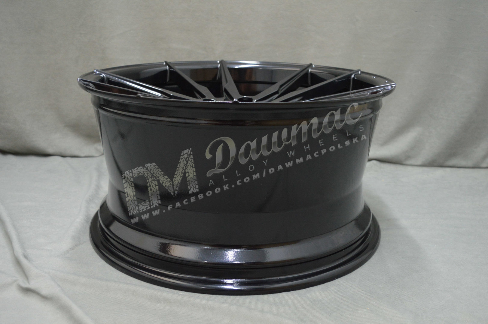 Japan Racing JR21 22" 10,5J ET15-ET52 BLANK Gloss Black - obrazek 7