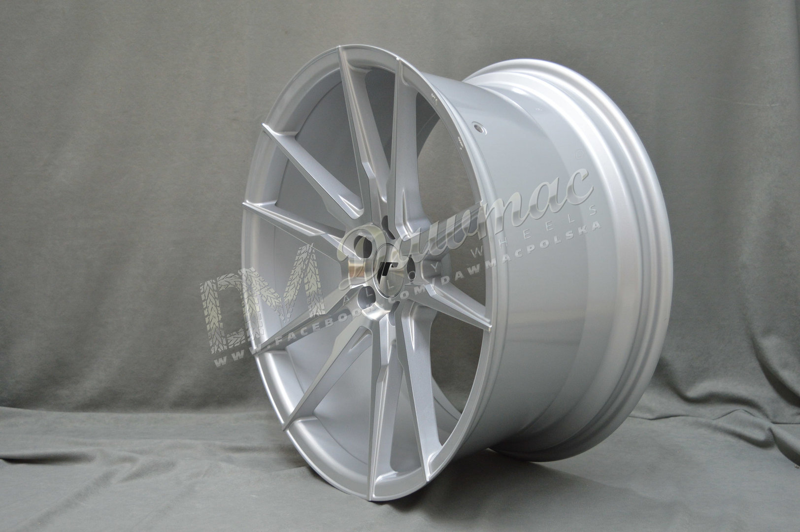 Japan Racing JR21 22" 10,5J ET15-ET52 BLANK Silver Machined Face - obrazek 3