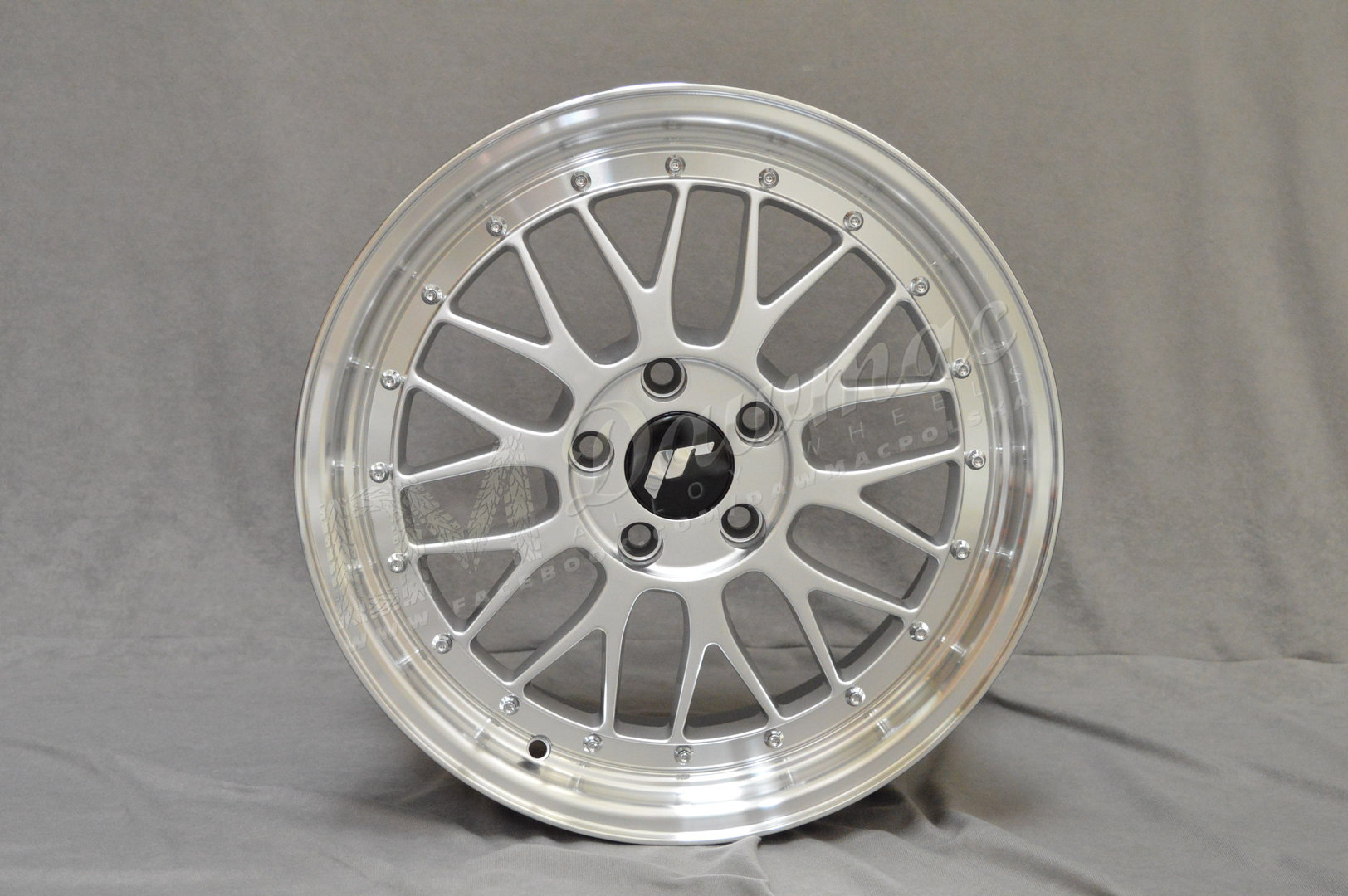 Japan Racing JR23 17" 8J ET35 5x100 Hyper Silver w/ Machined Lip - obrazek 2