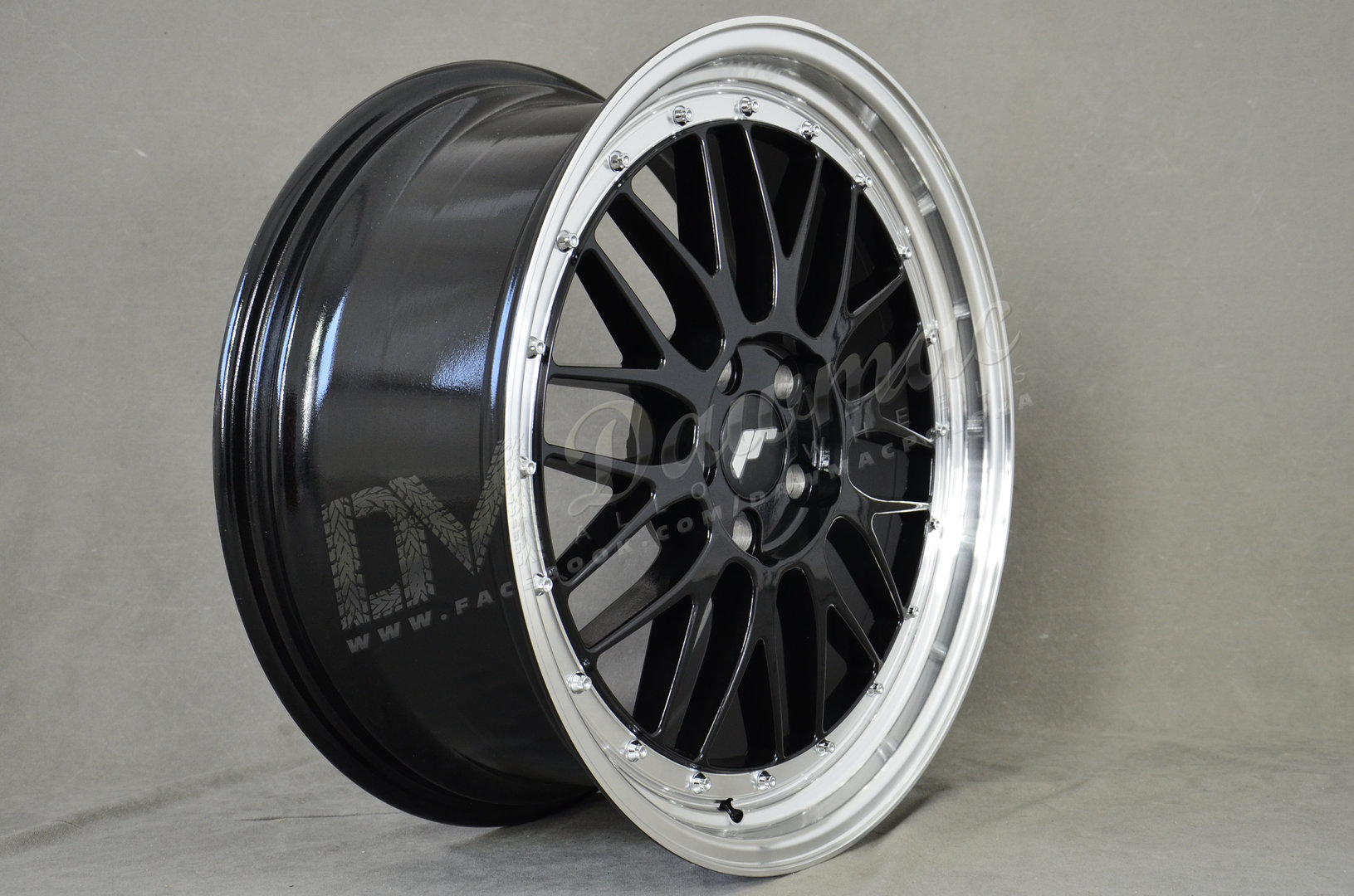 Japan Racing JR23 18" 8,5J ET25-ET48 + 9,5J ET25-ET48 BLANK Gloss Black w/ Machined Lip - obrazek 4