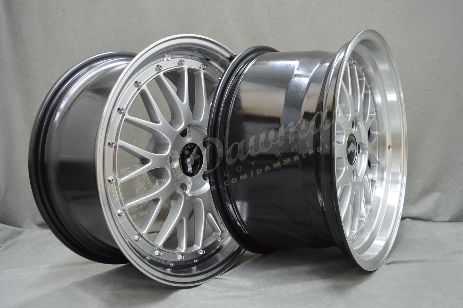 Japan Racing JR23 18" 8,5J ET25-ET48 + 9,5J ET25-ET48 BLANK Hyper Silver w/ Machined Lip - obrazek 5