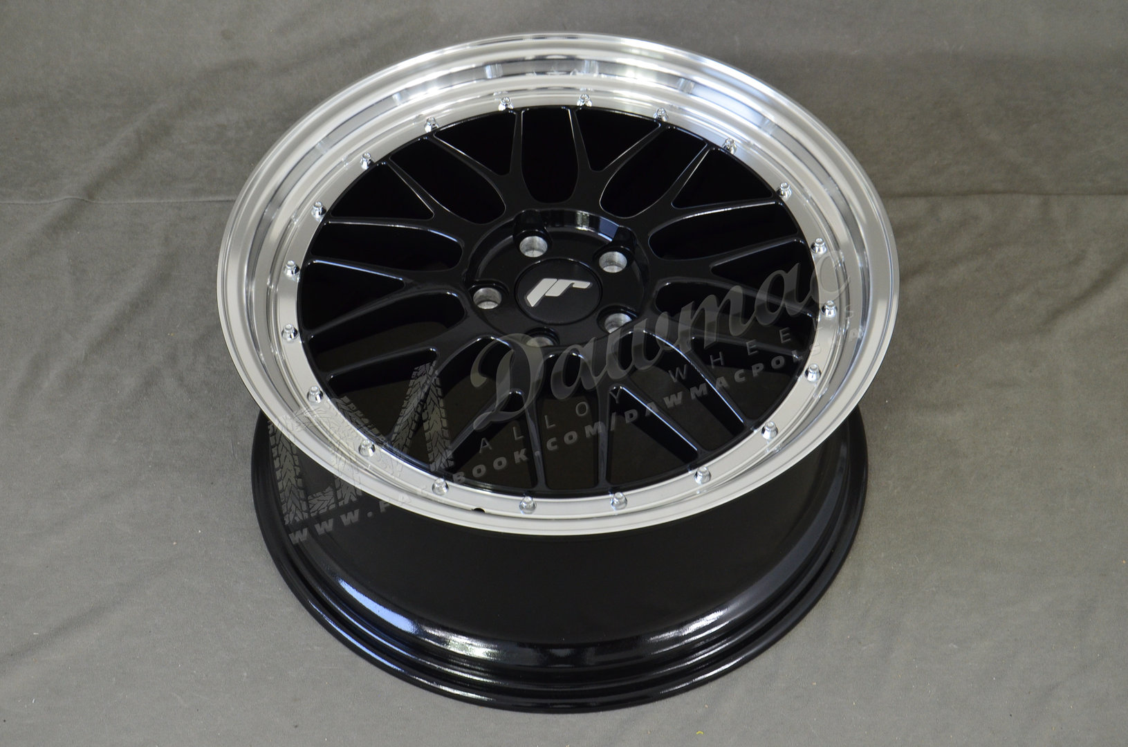 Japan Racing JR23 18" 8,5J ET25-ET48 BLANK Gloss Black w/ Machined Lip - obrazek 5