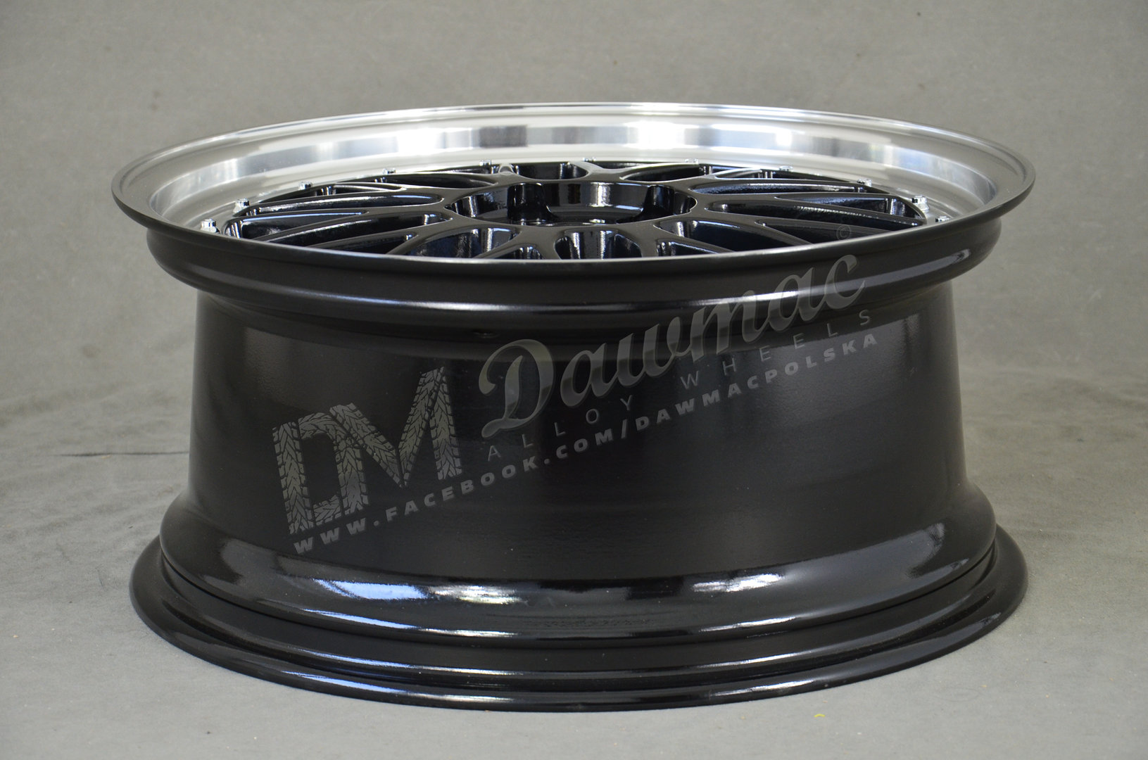Japan Racing JR23 19" 8,5J ET20-ET50 BLANK Gloss Black w/ Machined Lip - obrazek 6