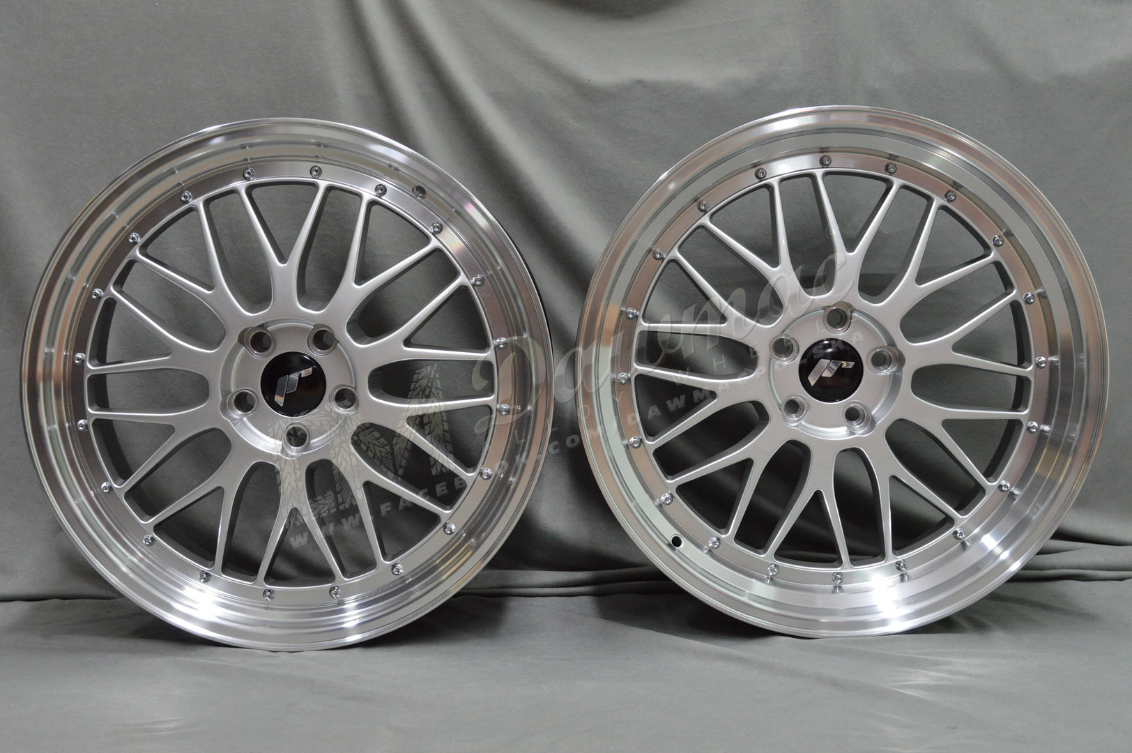 Japan Racing JR23 20" 8,5J ET20-ET45 + 10J ET20-ET38 BLANK Hyper Silver w/ Machined Lip - obrazek 2