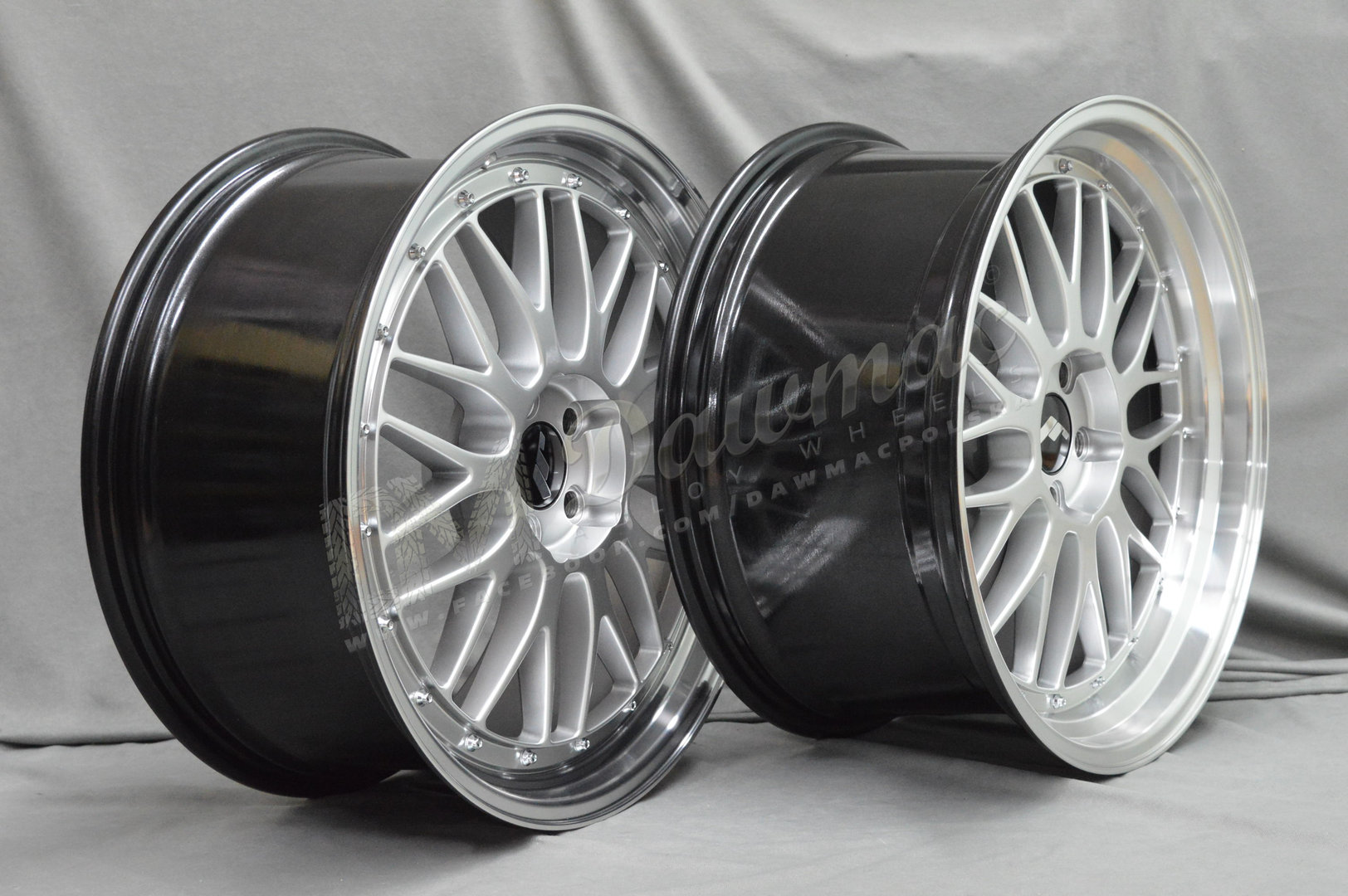Japan Racing JR23 20" 9J ET20-ET50 + 10,5J ET15-ET43 BLANK Hyper Silver w/ Machined Lip - obrazek 5
