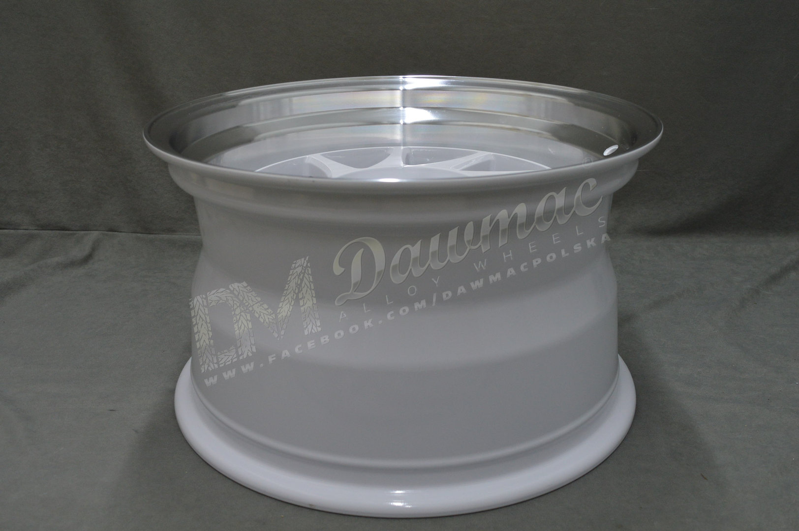 Japan Racing JR26 15" 8J ET25 4x100/4x108 White w/ Machined Lip - obrazek 7