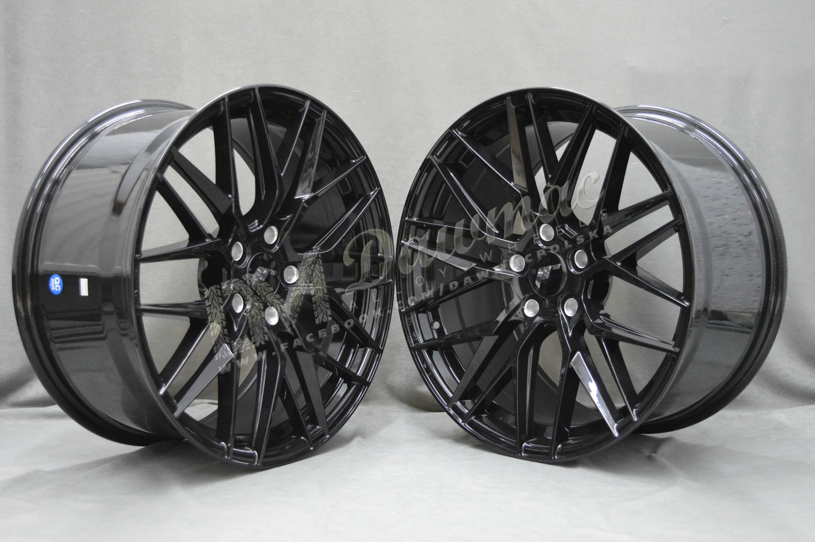 Japan Racing JR28 17" 7J ET20-45 + 8J ET25-40 4x100-5x120 BLANK Glossy Black - obrazek 3