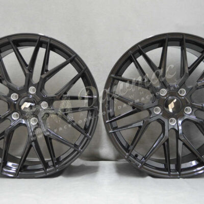 Japan Racing JR28 18" 7,5J ET20-40 4x100-5x120 BLANK Glossy Black