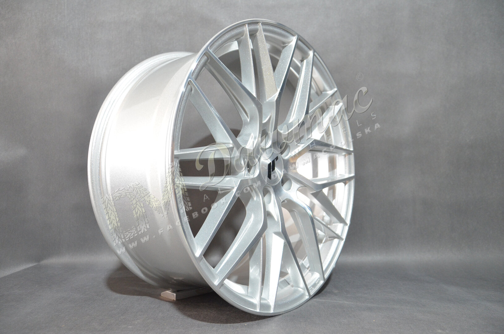 Japan Racing JR28 19" 8,5J ET40 5x112 Silver Machined Face - obrazek 3