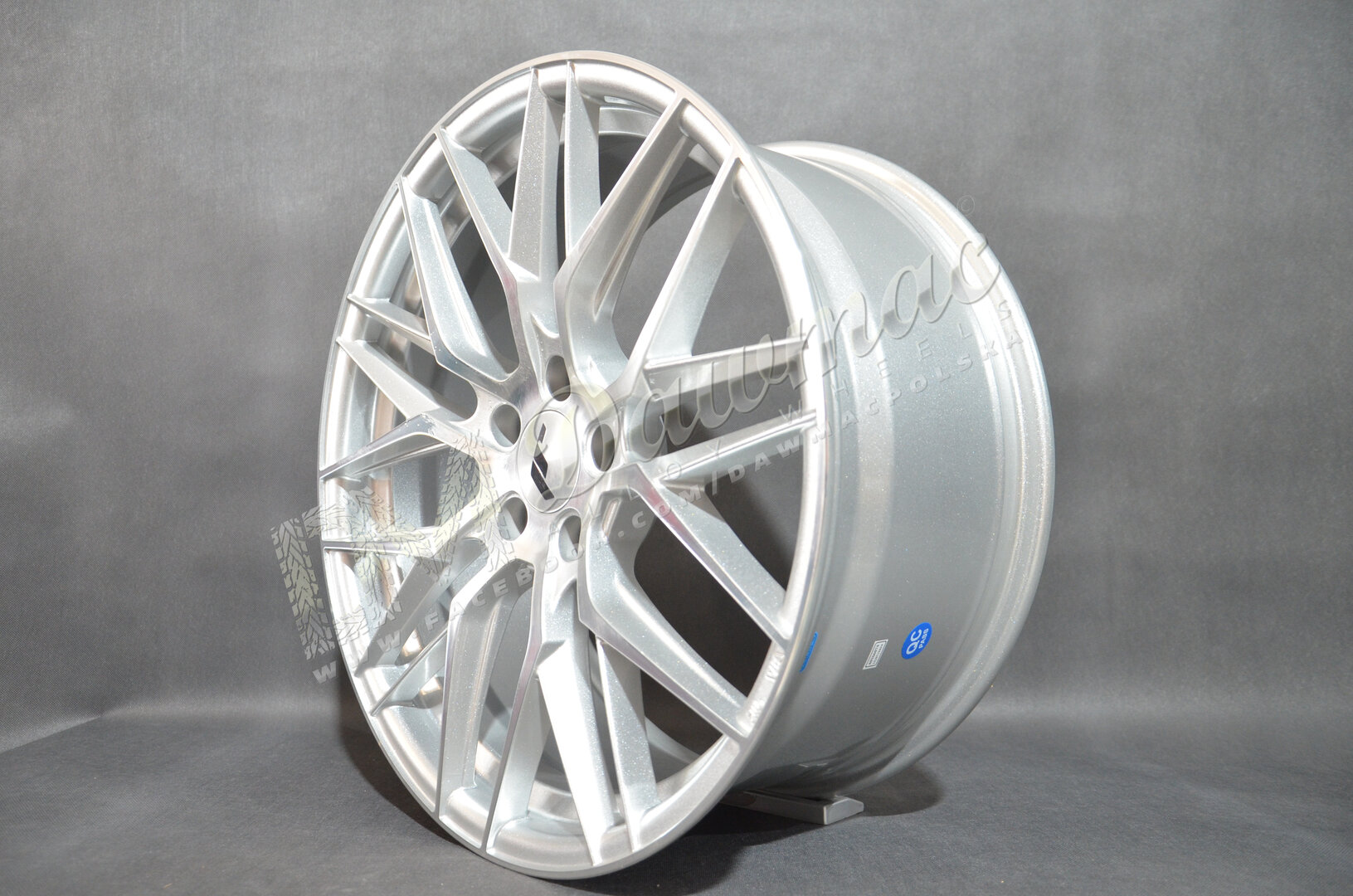 Japan Racing JR28 19" 8,5J ET40 5x112 Silver Machined Face - obrazek 4