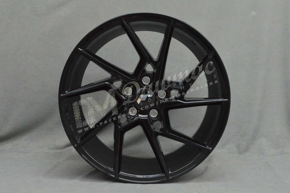 Japan Racing JR33 19" 8.5J ET45 5x112 Gloss Black