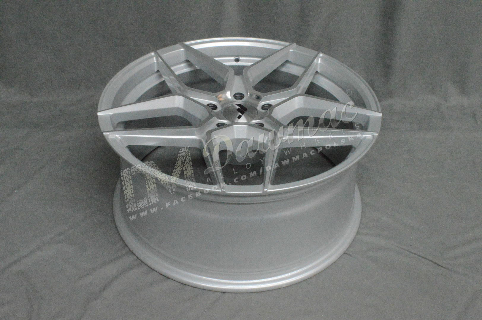 Japan Racing JR34 18" 8J ET20-ET42 + 9J ET20-ET42 BLANK Silver Machined Face - obrazek 5