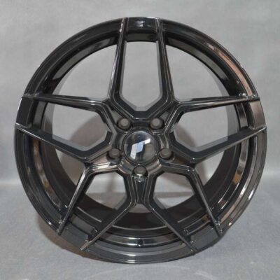 Japan Racing JR34 18" 8J ET42 5X112 Gloss Black