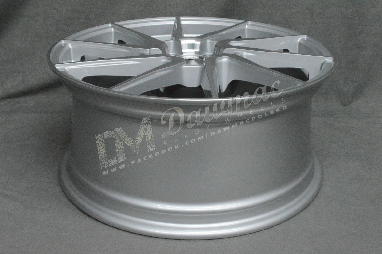 Japan Racing JR36 18" 8J ET20-ET45 BLANK Silver Machined Face - obrazek 6