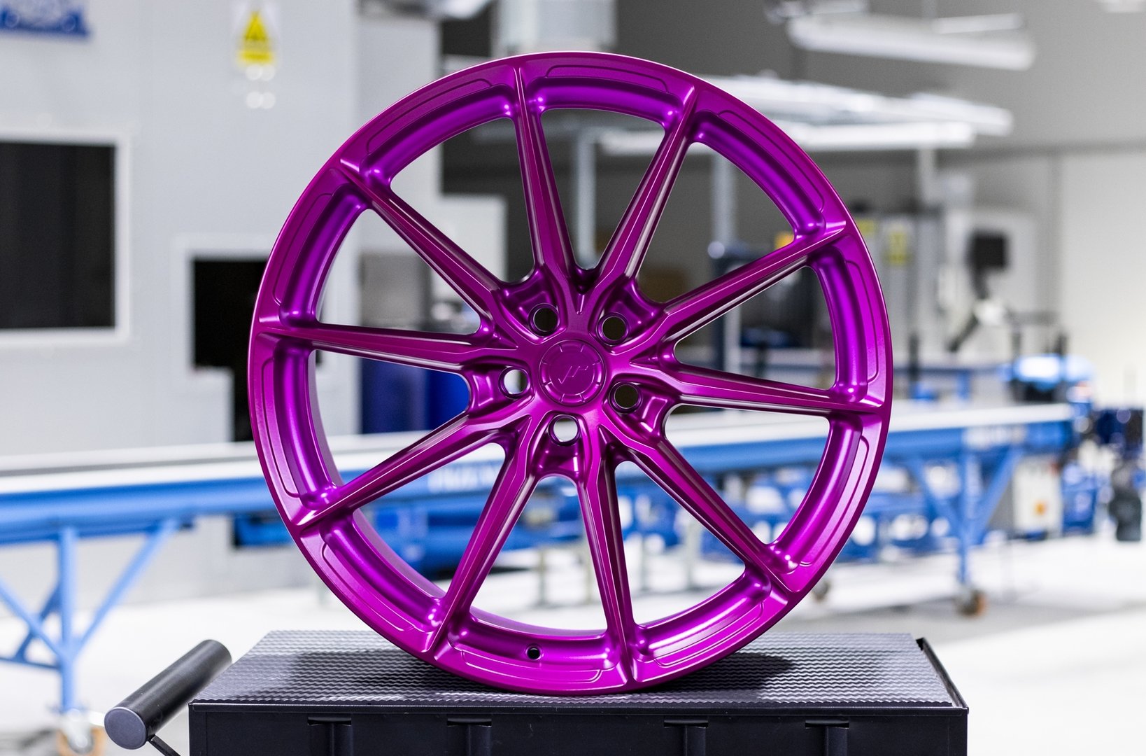 Japan Racing JR37 19" 8,5J ET20-ET45 + 9,5J ET20-ET45 BLANK Custom Finish - obrazek 3