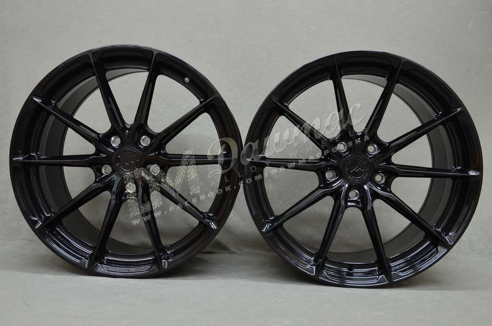 Japan Racing JR37 19" 8,5J ET20-ET45 + 9,5J ET20-ET45 BLANK Glossy Black