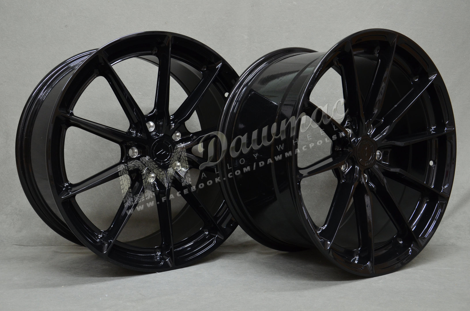 Japan Racing JR37 19" 8,5J ET20-ET45 + 9,5J ET20-ET45 BLANK Glossy Black - obrazek 4